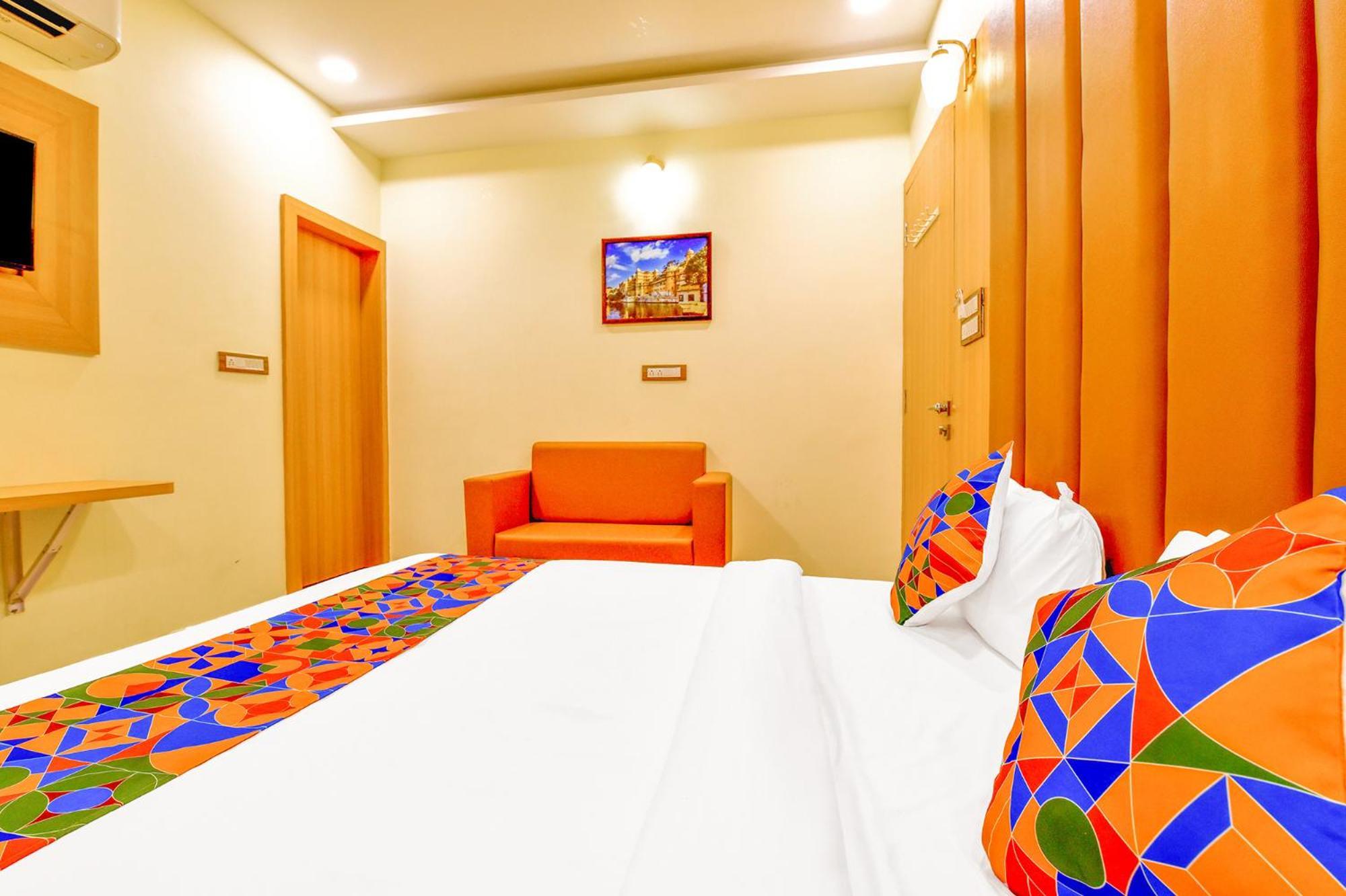 Fabexpress Mewar Shine Hotel อุเดเปอร์ ภายนอก รูปภาพ